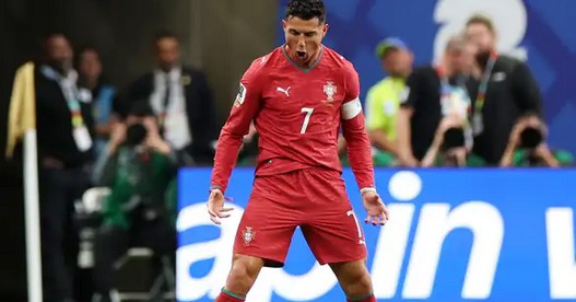 Ronaldo infinito: Doppietta all’Uzbekistan e risposta alle critiche, scrive la storia dei Mondiali 2026